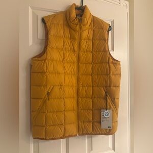 REI Men's Yellow/ Gold
Puffer Vest